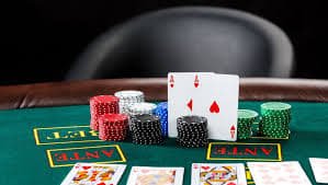 Meja Bandar Poker dengan struktur pot-limit
